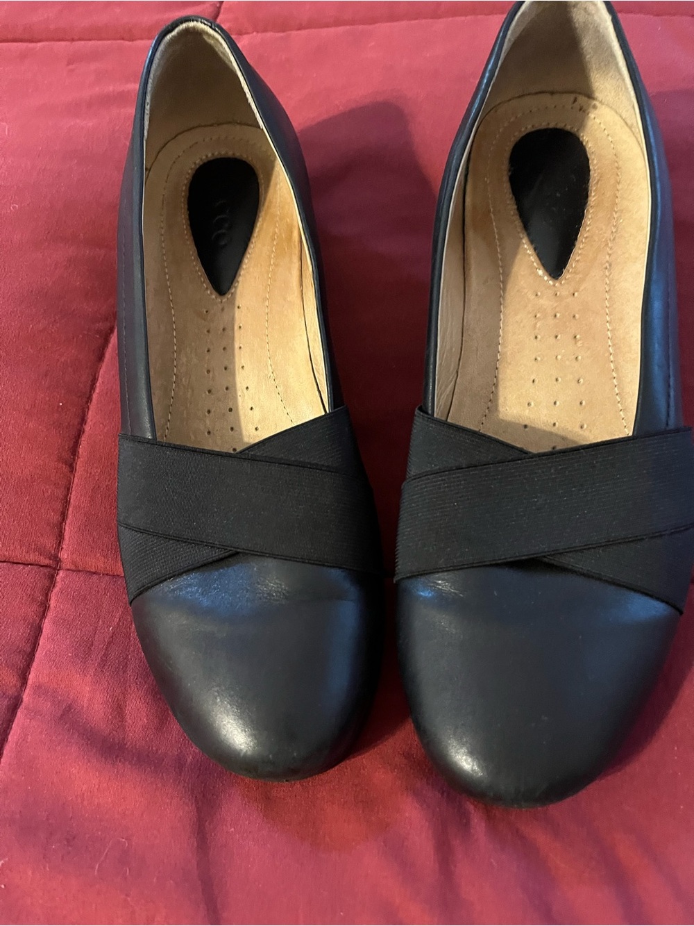 Ecco Black Leather Slip-On Flats with Elastic Crossband